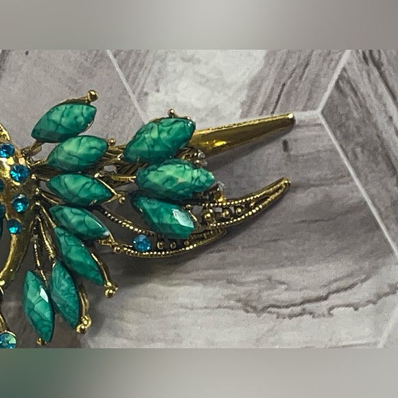 Elegant Vintage Peacock Gold and Green Hair Clip Blue Pave Setting Unique Rare - Picture 2 of 9